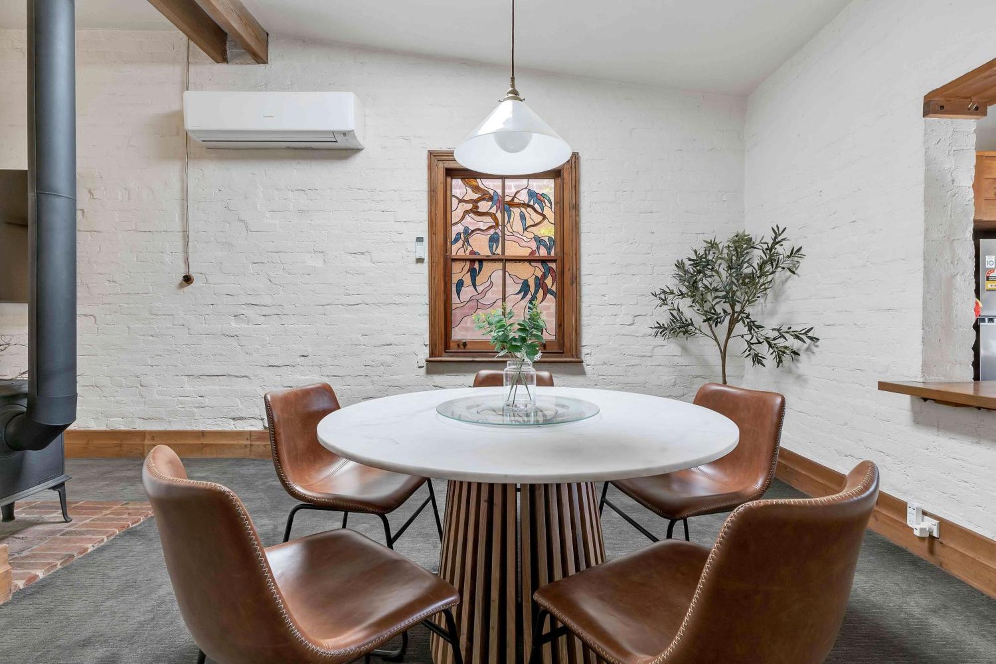 Cozy Bluestone House In Norwood Perfect For Families And Their Pets Holiday home Rose Park
